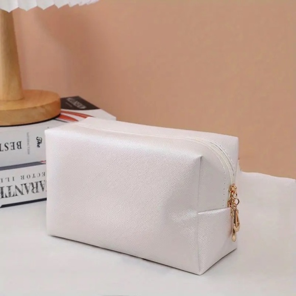 4  different color of Make up Bag, travel cosmetic bag - Picture 4 of 6